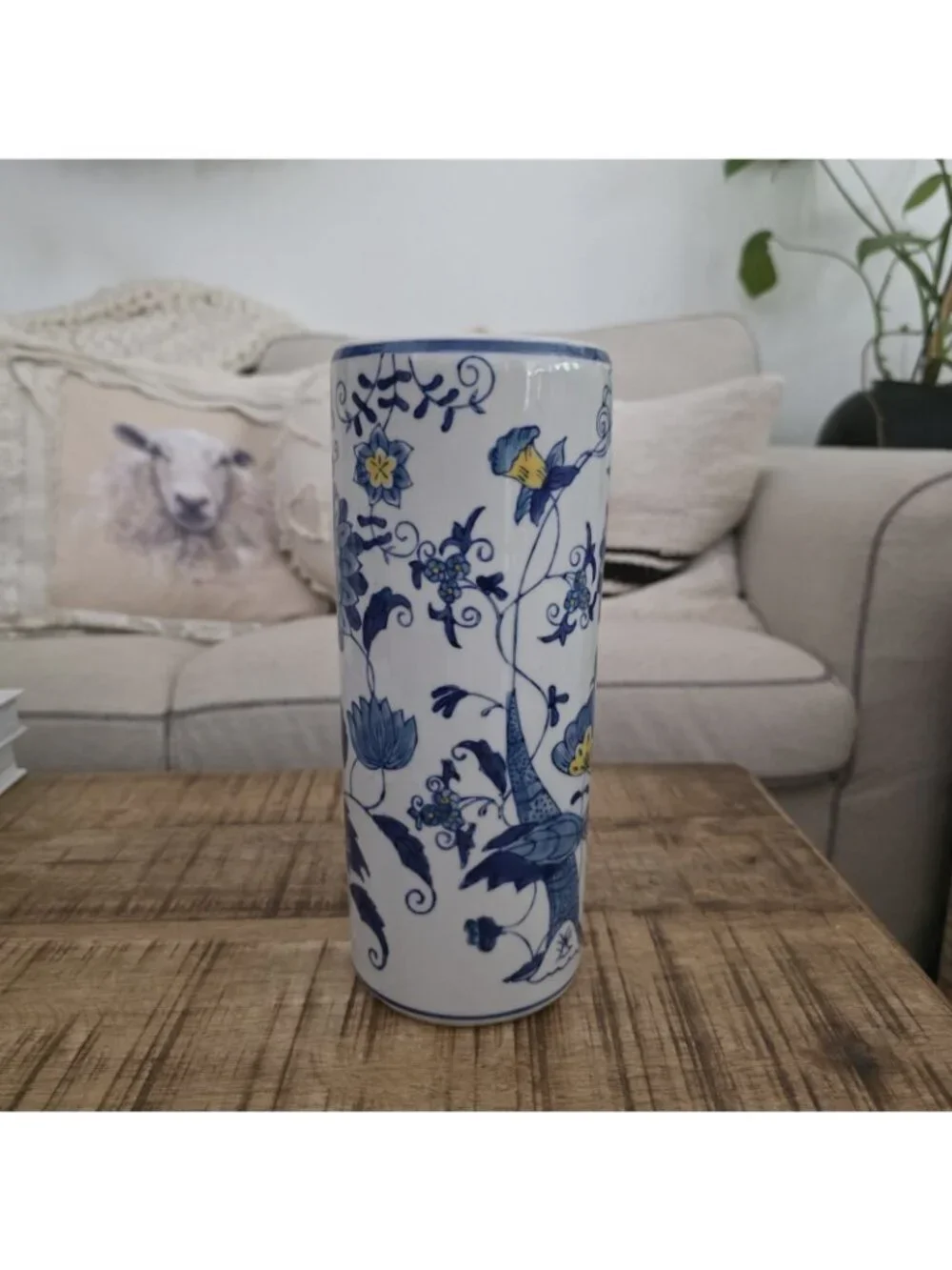 Vintage Blue & White Chinoiserie Floral Cylinder Vase 10